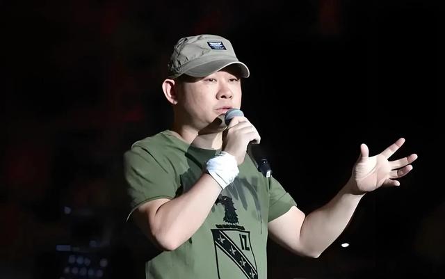 反败为胜首场状态出色，TL观众沸腾！，西亚卡姆重返赛场赛场气氛高涨
